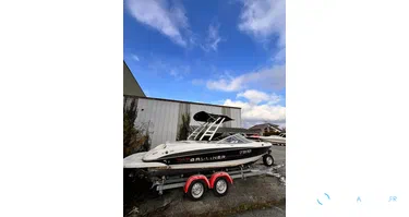 Bayliner  215 BR