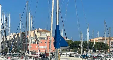 Beneteau Blue 2