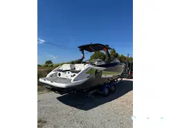 Scarab Boats Wake 255