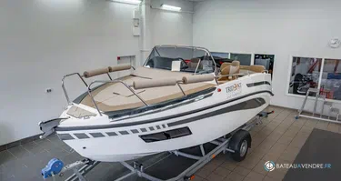 Trident Marine 640 SUNDECK