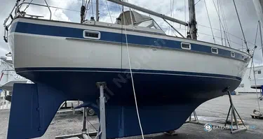 Hallberg Rassy  38