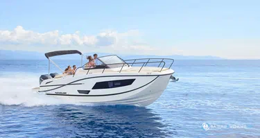 Quicksilver Activ 875 Sundeck