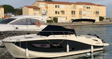 Quicksilver Activ 875 Sundeck