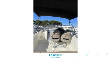 Quicksilver Activ 675 Sundeck