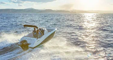 Quicksilver Activ 555 Open