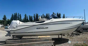 Quicksilver Activ 805 Open