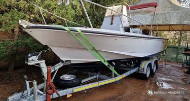 Boston Whaler  21 Outrage
