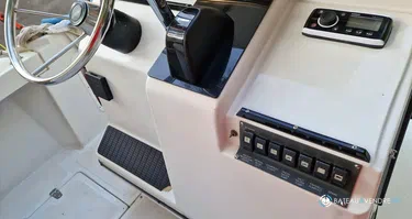 Boston Whaler  21 Outrage