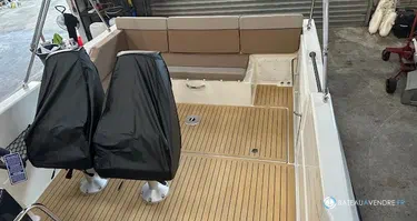 Quicksilver Activ 755 Sundeck