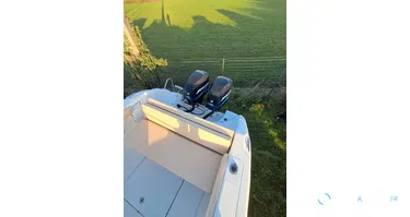 Quicksilver  750 WA Commander