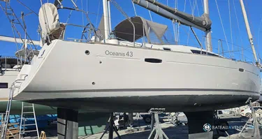 Beneteau Oceanis 43