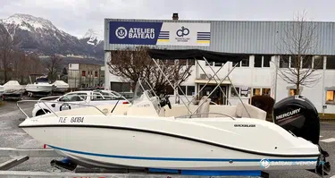 Quicksilver Activ 605 Open