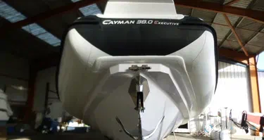 Ranieri Cayman 38 Executive