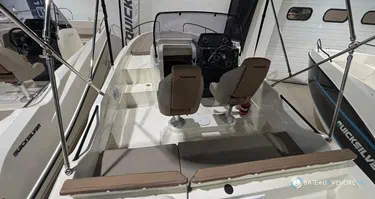 Quicksilver Activ 605 Sundeck