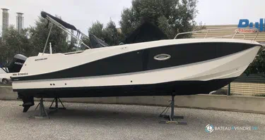 Quicksilver Activ 755 Sundeck