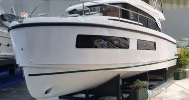 Delphia  11 Fly Lounge