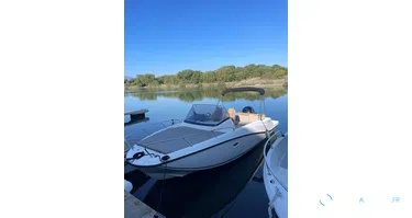 Quicksilver Activ 675 Sundeck