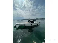 Boston Whaler  270 Dauntless