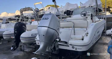 Sessa Marine Key Largo 22 Deck