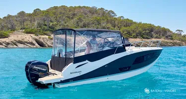Quicksilver Activ 875 Sundeck