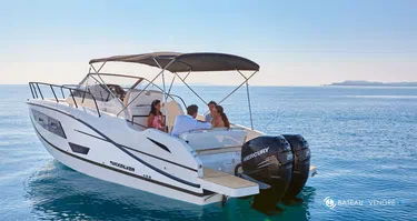 Quicksilver Activ 875 Sundeck