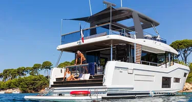 Beneteau Grand Trawler 63