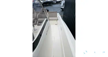 Quicksilver Activ 675 Open