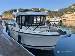 Quicksilver Activ 705 Pilothouse