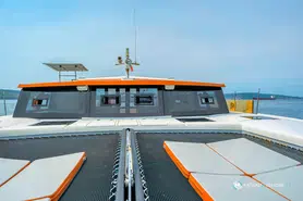 Catamaran Luna 47 power