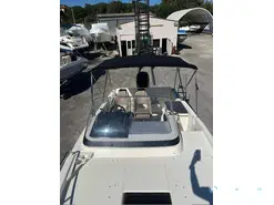 Quicksilver Activ 755 Sundeck