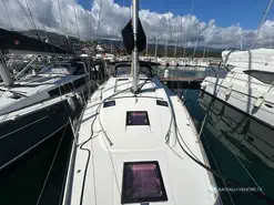 Beneteau Sense 43