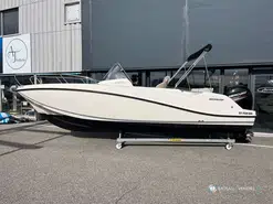 Quicksilver Activ 675 Open