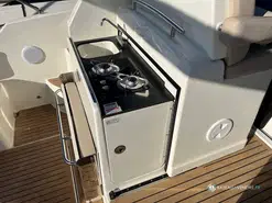 Quicksilver Activ 875 Sundeck