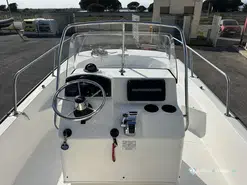 Boston Whaler  190 Montauk