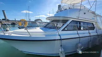 Carver  26 Command Bridge