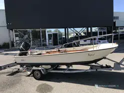 Boston Whaler  17