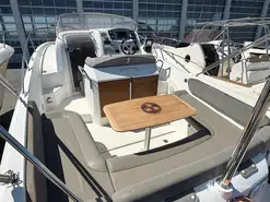 Beneteau Flyer 850 Sun Deck