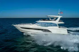 Prestige Yachts  590 Fly