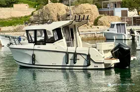 Quicksilver Activ 705 Pilothouse