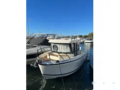 Quicksilver Activ 705 Pilothouse