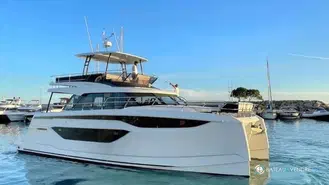 Prestige Yachts M48