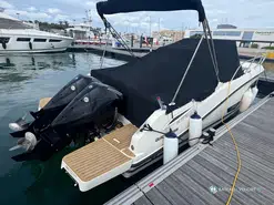Quicksilver Activ 875 Sundeck