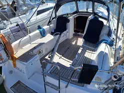 Dufour  325