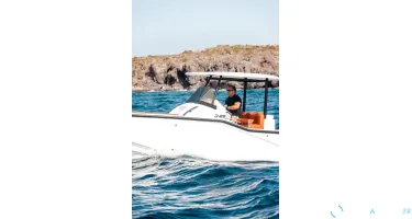 Dromeas Yachts D28 Center Console