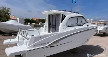 Beneteau Antares 8 OB V2