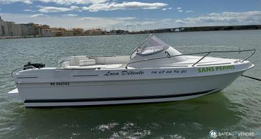 B2 Marine Cap Ferret 452 Cabin Cruiser