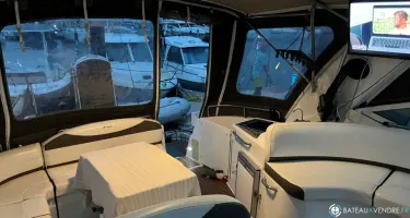 Cruisers Yachts  330 Express