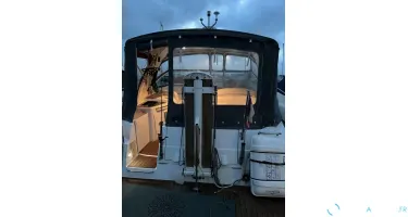 Cruisers Yachts  330 Express