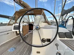 Dufour  380