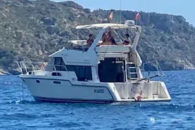 Carver  370 Voyager